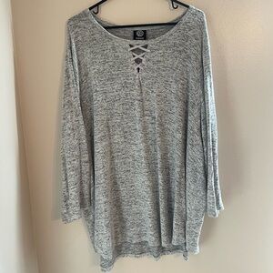 Bobeau - Gray Long Sleeve Women's Top